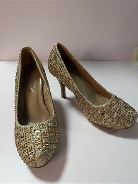 Delicacy Beaded Gold Women's Dress Pumps